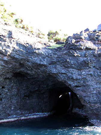 Höhlen in der Steilküste - Hawaii